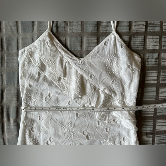 👗Boohoo - Premium Eyelet Ruffle Detail Maxi Dress, size 8 - Picture 10 of 11